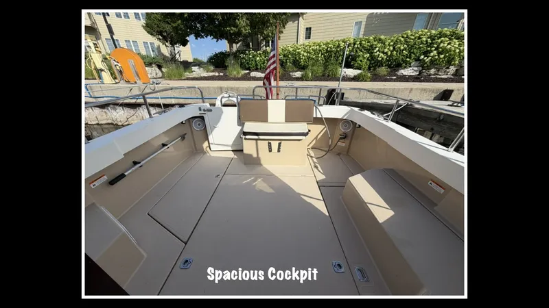Slide: The Image of Ranger Tug R-25 SC 2016 - 7088558