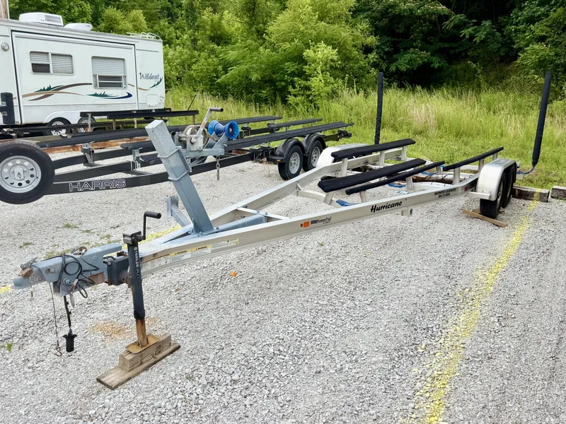 The Image of Trailer AmeraTrail Tandem Axle Aluminum Trailer 2016 - 7088576