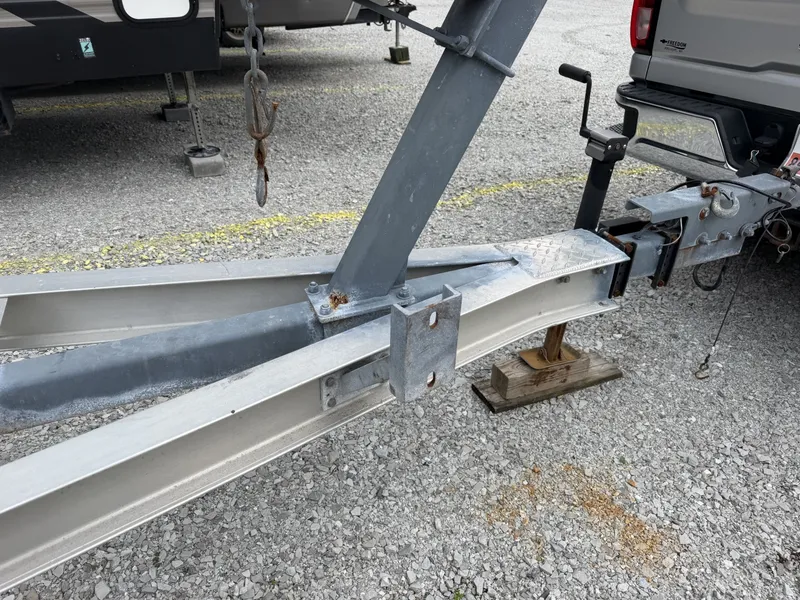 Slide: The Image of Trailer AmeraTrail Tandem Axle Aluminum Trailer 2016 - 7088618