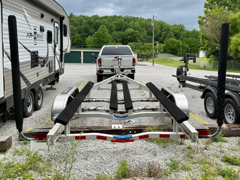 Slide: The Image of Trailer AmeraTrail Tandem Axle Aluminum Trailer 2016 - 7088605