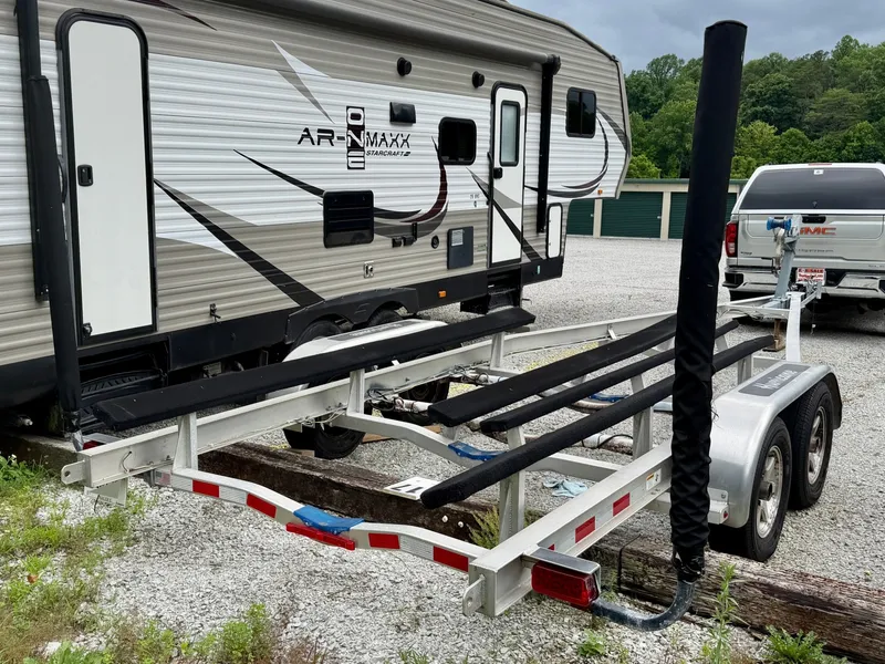 Slide: The Image of Trailer AmeraTrail Tandem Axle Aluminum Trailer 2016 - 7088608