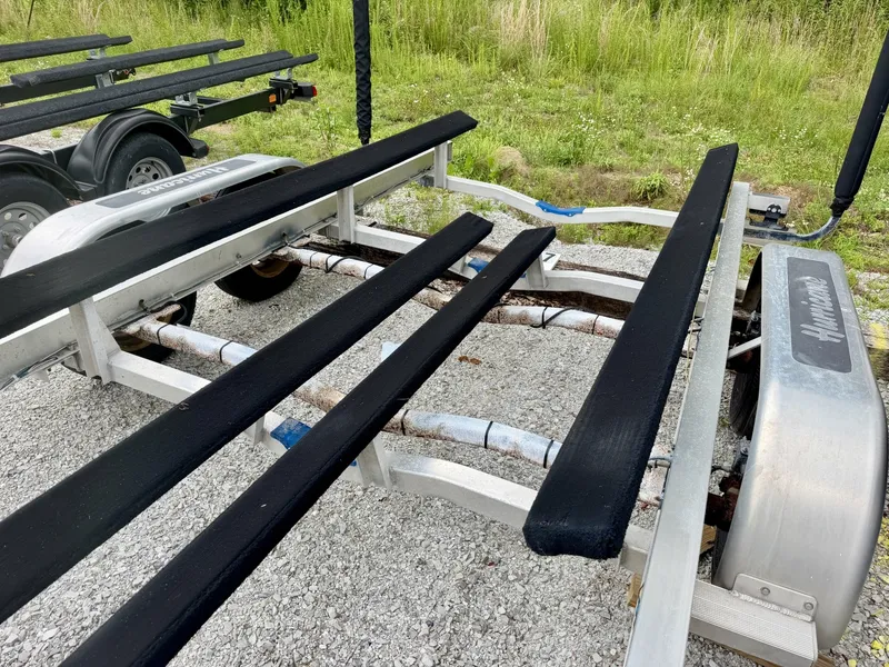 Slide: The Image of Trailer AmeraTrail Tandem Axle Aluminum Trailer 2016 - 7088600
