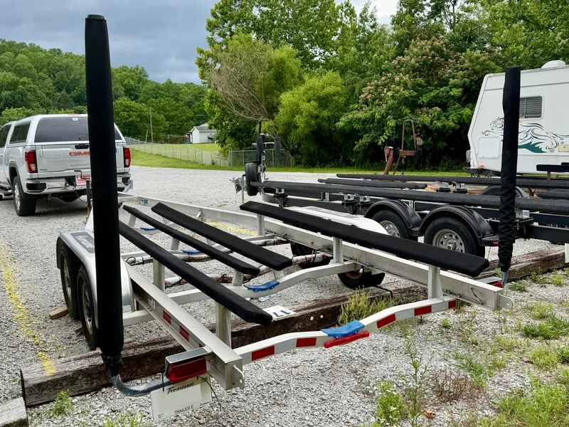 Slide: The Image of Trailer AmeraTrail Tandem Axle Aluminum Trailer 2016 - 7088604