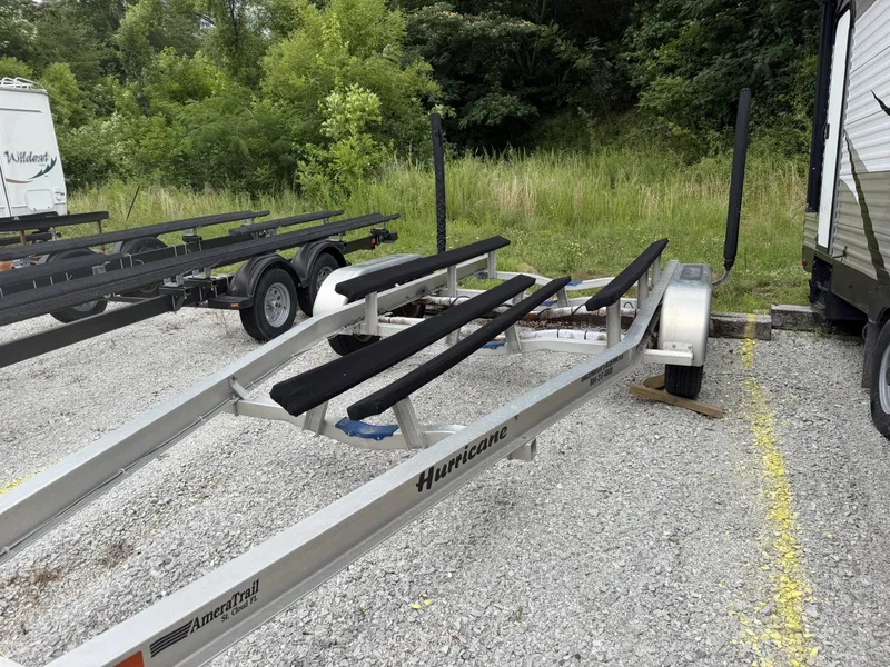Slide: The Image of Trailer AmeraTrail Tandem Axle Aluminum Trailer 2016 - 7088597
