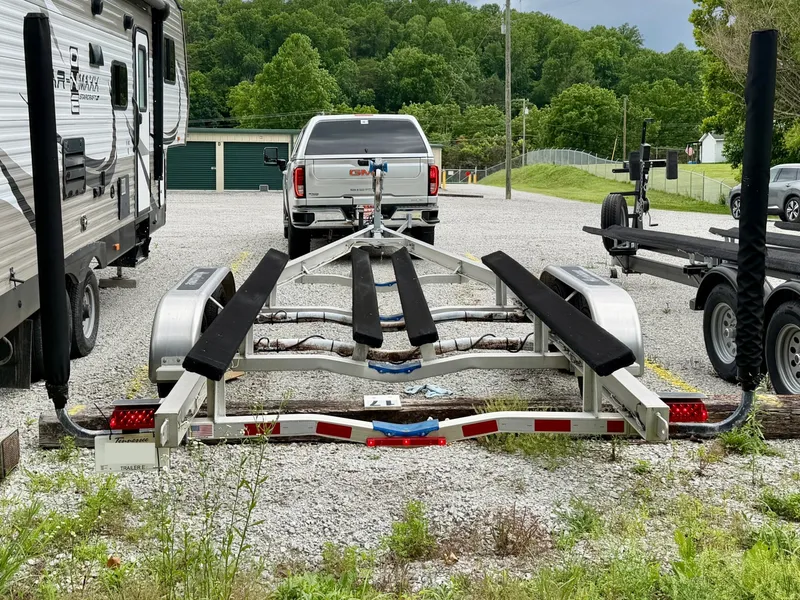 Slide: The Image of Trailer AmeraTrail Tandem Axle Aluminum Trailer 2016 - 7088606