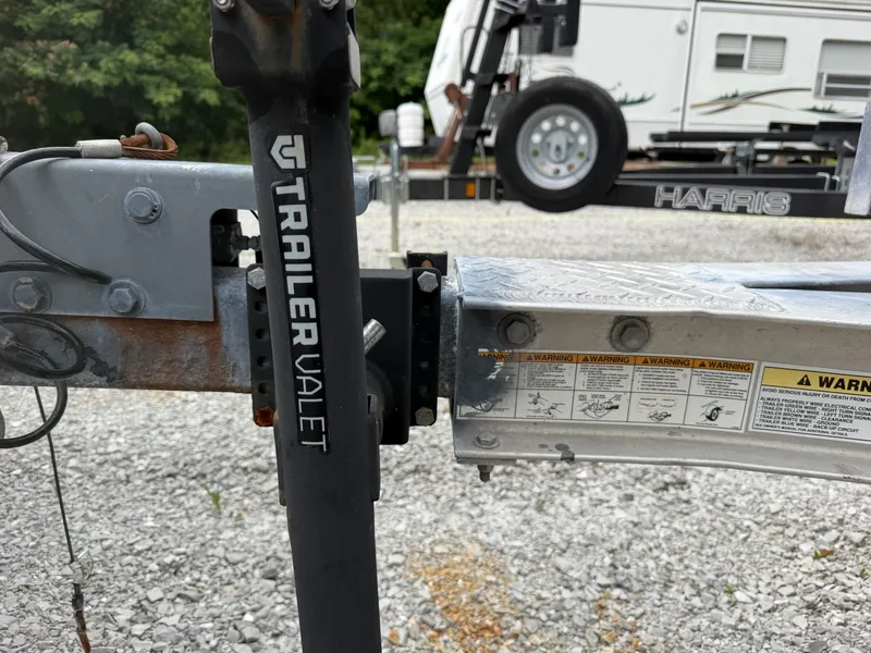 Slide: The Image of Trailer AmeraTrail Tandem Axle Aluminum Trailer 2016 - 7088583