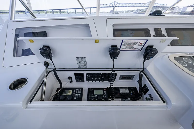 Slide: The Image of Viking 52 - Catchin Time - Flybridge Electronics 2002 Viking 52 Convertible - Catchin Time - 7088790