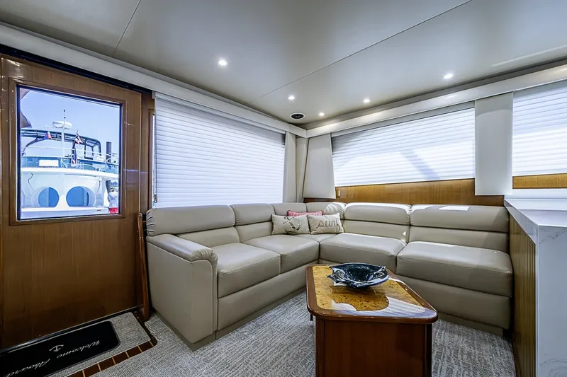 Slide: The Image of Viking 52 - Catchin Time - Salon 2002 Viking 52 Convertible - Catchin Time - 7088673