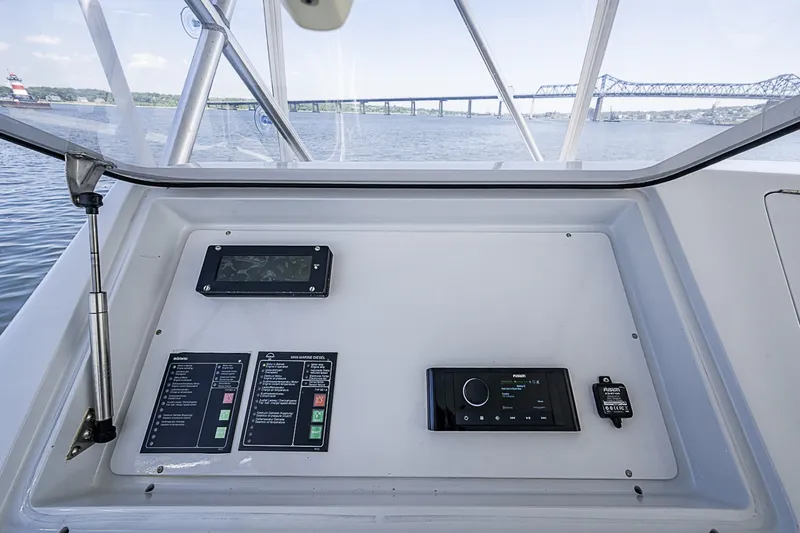 Slide: The Image of Viking 52 - Catchin Time - Flybridge Electronics 2002 Viking 52 Convertible - Catchin Time - 7088789