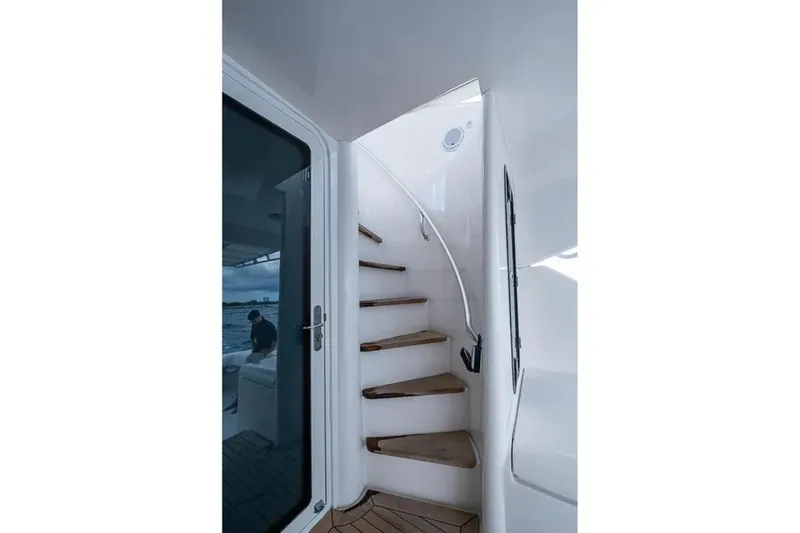 Slide: The Image of Bertram 630 Convertible 2006 - 7088640