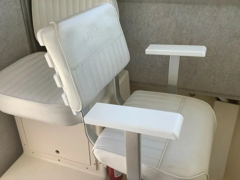 Slide: The Image of Parker Marine 2520 XL Sport Cabin 2012 - 7088645