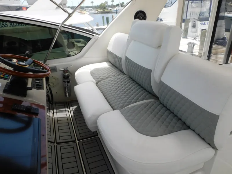 Slide: The Image of Cruisers 4450 Express Motoryacht 2001 - 7088696