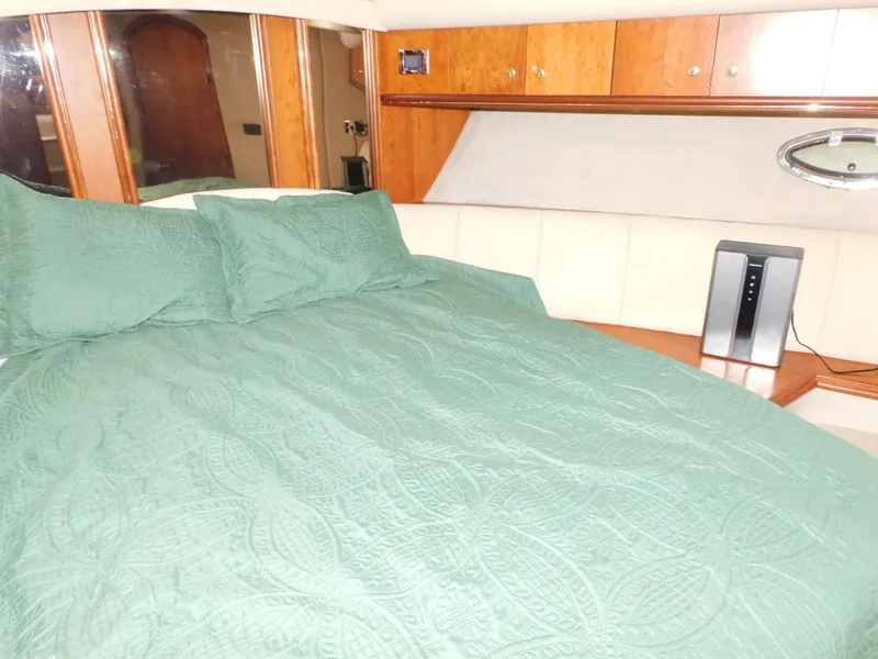 Slide: The Image of Cruisers 4450 Express Motoryacht 2001 - 7088699
