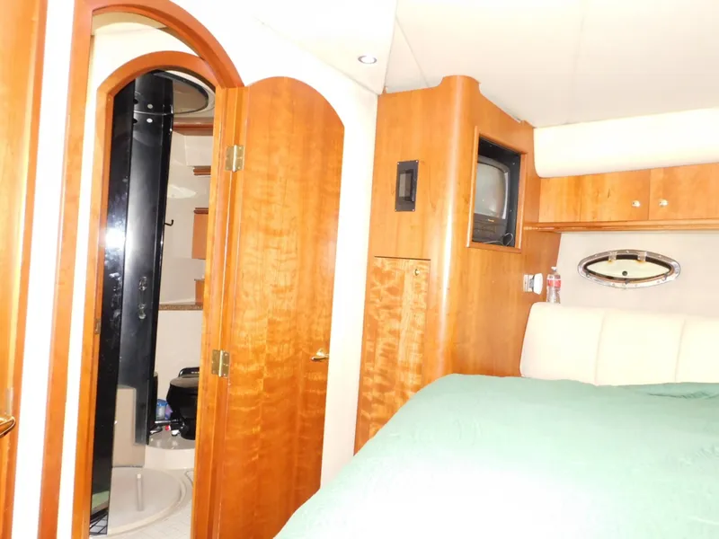 Slide: The Image of Cruisers 4450 Express Motoryacht 2001 - 7088698