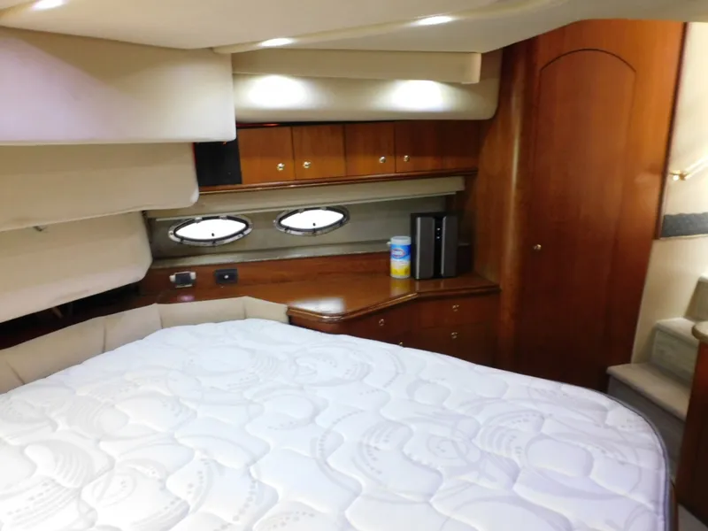 Slide: The Image of Cruisers 4450 Express Motoryacht 2001 - 7088715