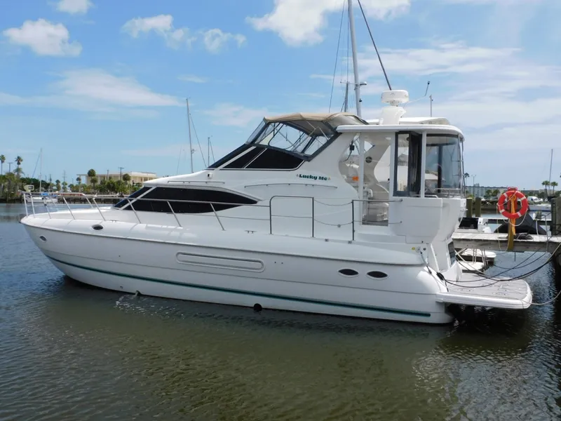 The Image of Cruisers 4450 Express Motoryacht 2001 - 7088678