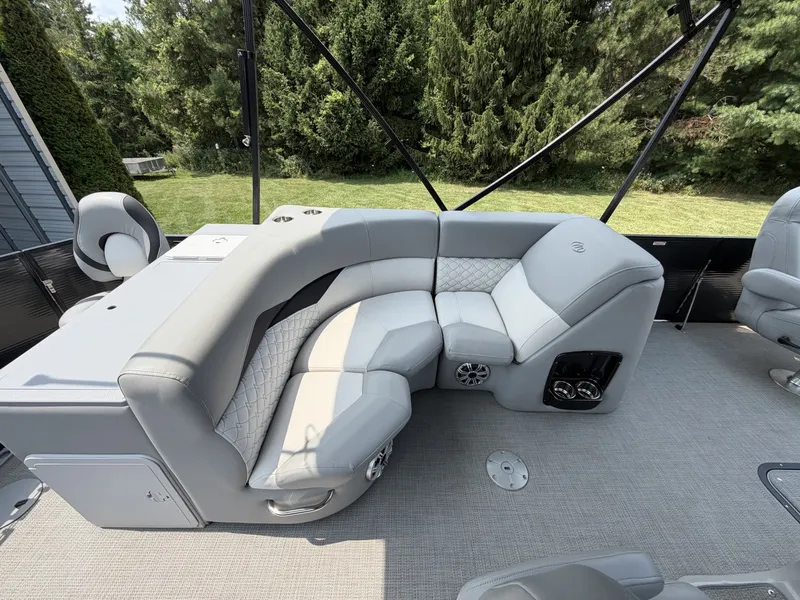 Slide: The Image of Manitou Encore 24 Pro Angler SHP 2021 - 7089233