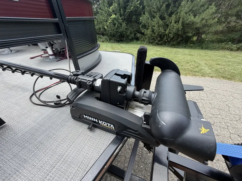 Slide: The Image of Manitou Encore 24 Pro Angler SHP 2021 - 7089250