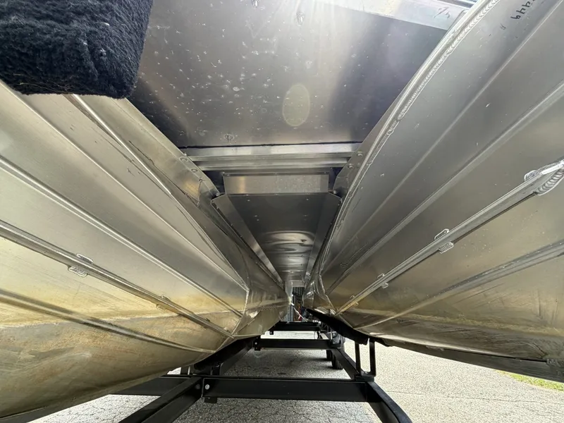 Slide: The Image of Manitou Encore 24 Pro Angler SHP 2021 - 7089282