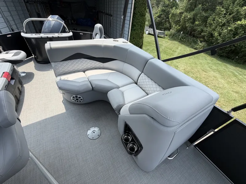 Slide: The Image of Manitou Encore 24 Pro Angler SHP 2021 - 7089234