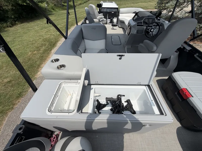 Slide: The Image of Manitou Encore 24 Pro Angler SHP 2021 - 7089225