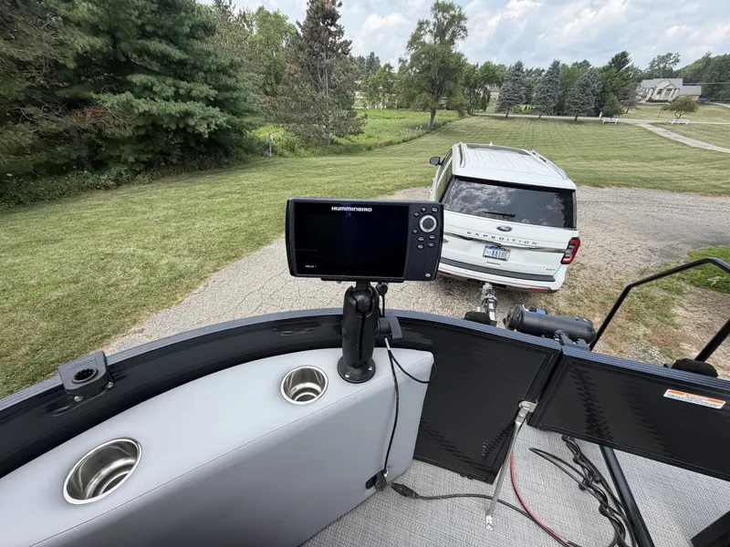 Slide: The Image of Manitou Encore 24 Pro Angler SHP 2021 - 7089247