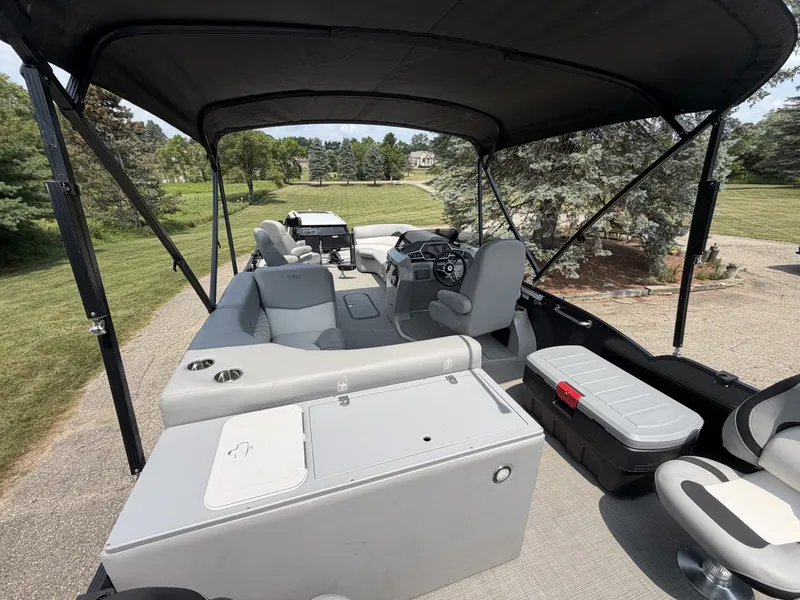 Slide: The Image of Manitou Encore 24 Pro Angler SHP 2021 - 7089231