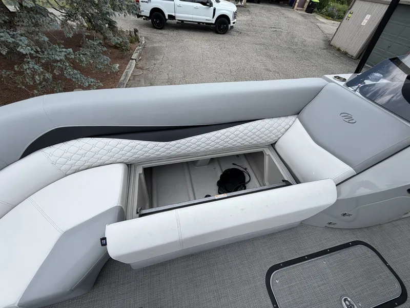 Slide: The Image of Manitou Encore 24 Pro Angler SHP 2021 - 7089265