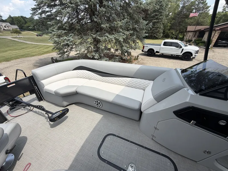 Slide: The Image of Manitou Encore 24 Pro Angler SHP 2021 - 7089244