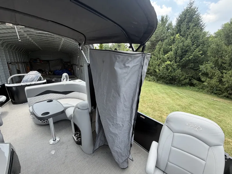 Slide: The Image of Manitou Encore 24 Pro Angler SHP 2021 - 7089254