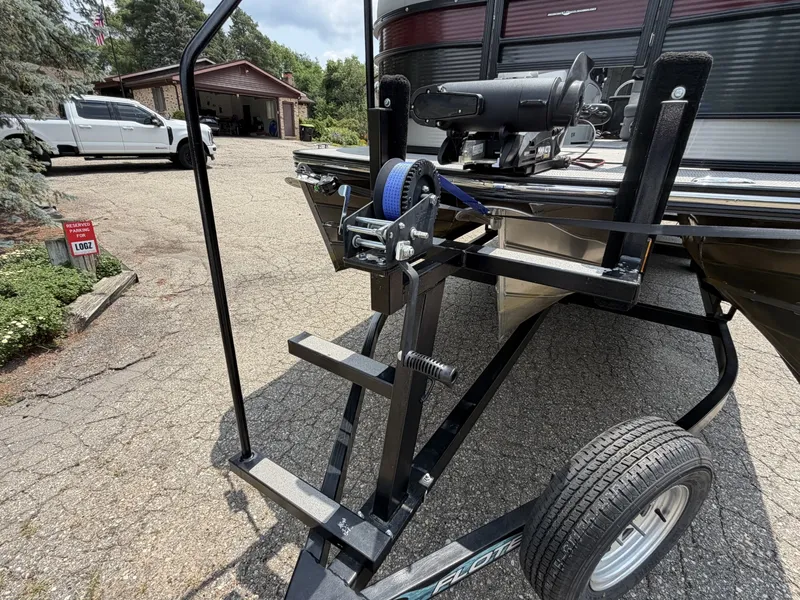 Slide: The Image of Manitou Encore 24 Pro Angler SHP 2021 - 7089278