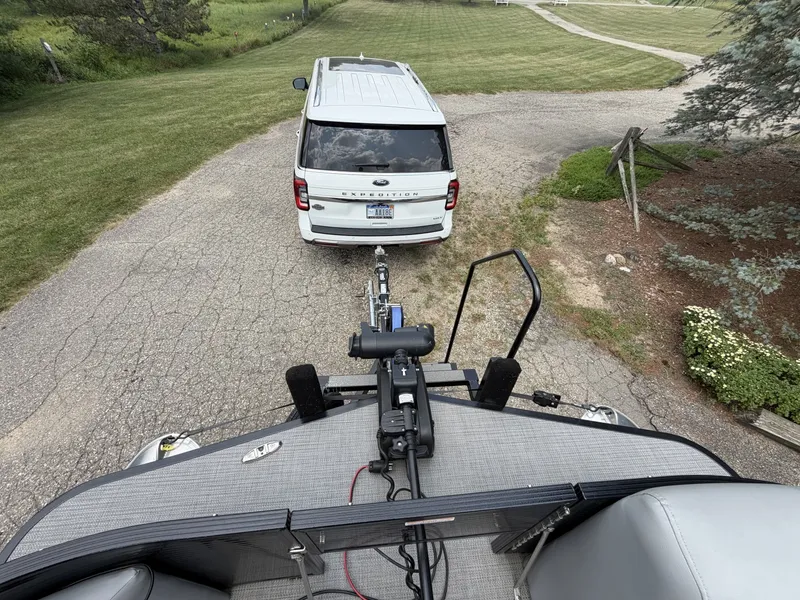 Slide: The Image of Manitou Encore 24 Pro Angler SHP 2021 - 7089248