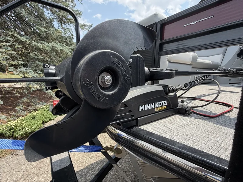 Slide: The Image of Manitou Encore 24 Pro Angler SHP 2021 - 7089279