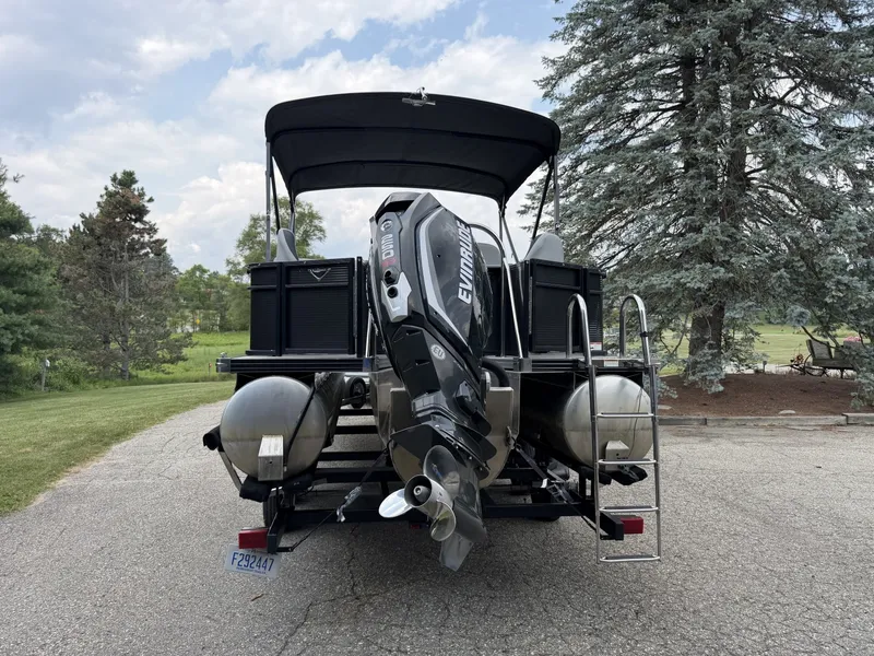 Slide: The Image of Manitou Encore 24 Pro Angler SHP 2021 - 7089271