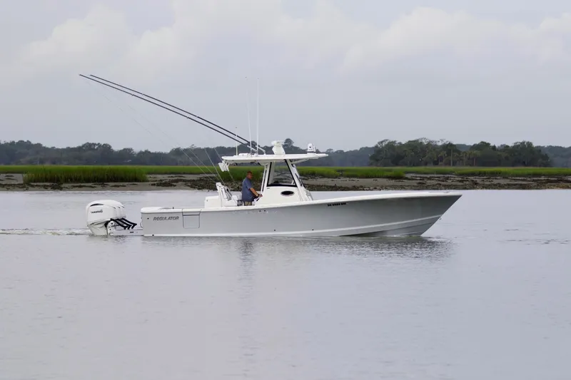 The Image of Regulator 34 - BIG DEAL - Exterior Profile 2020 Regulator 34 CC - BIG DEAL - 7683345