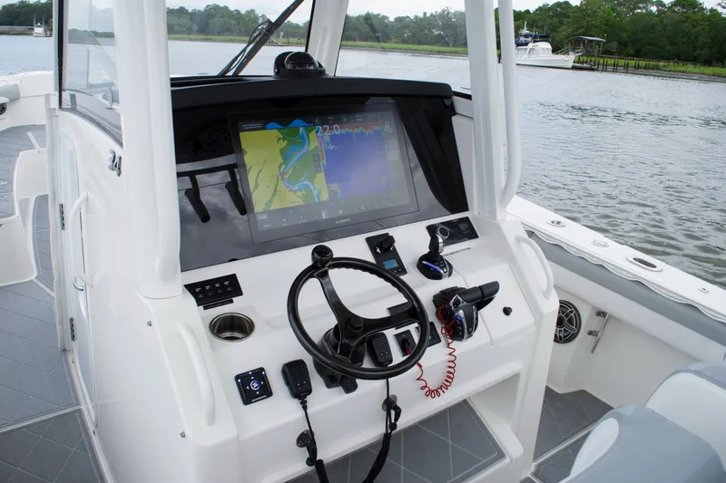 Slide: The Image of Regulator Marine CC 2020 - 7089596