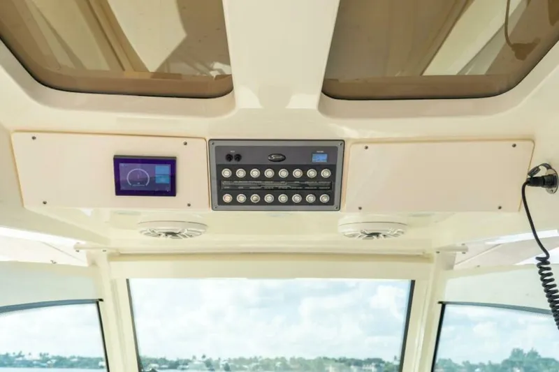 Slide: The Image of Scout 355 LXF 2023 - 7090040