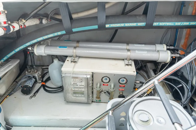 Slide: The Image of Meridian 580 Pilothouse 2008 - 7367224
