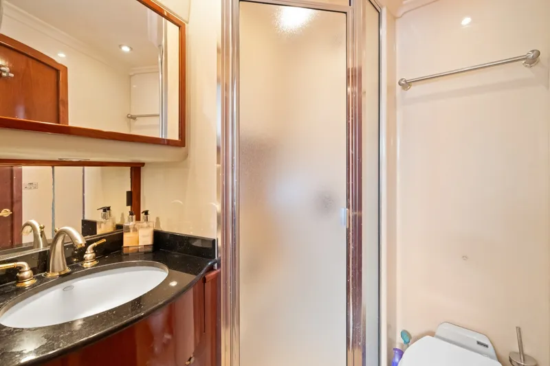 Slide: The Image of Meridian 580 Pilothouse 2008 - 7309281