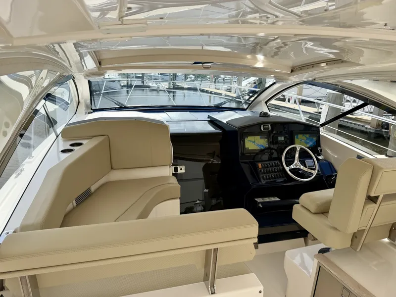 Slide: The Image of Pursuit SC 365i Sport Coupe 2016 - 7090261