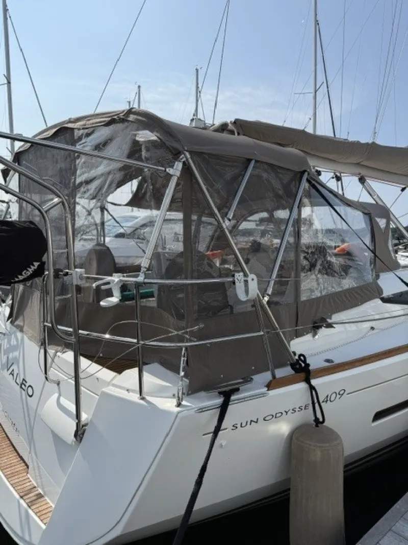 Slide: The Image of Jeanneau 40 2012 - 7142570