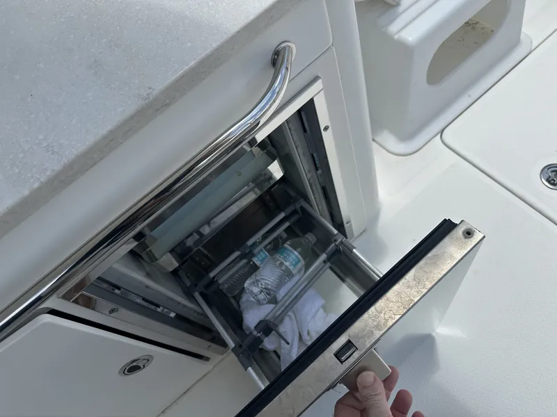 Slide: The Image of Boston Whaler 27 2015 - 7140557