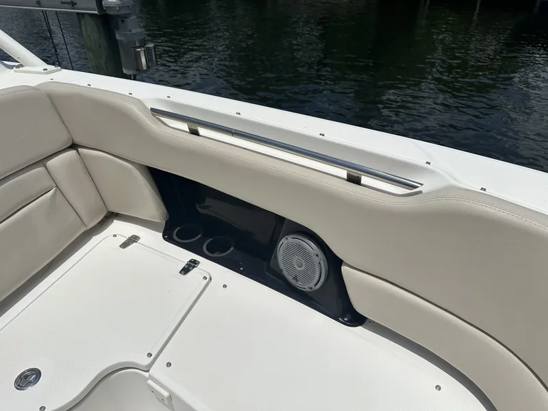 Slide: The Image of Boston Whaler 27 2015 - 7140554