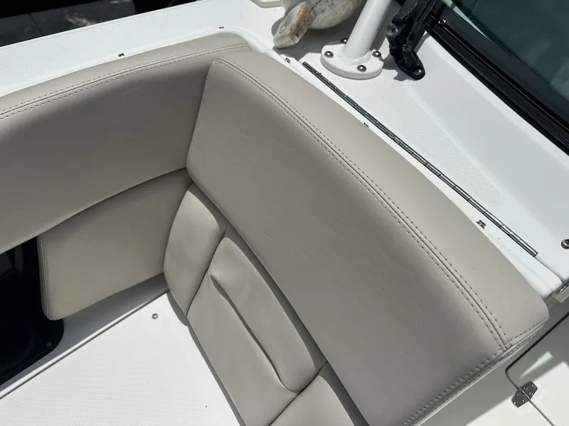 Slide: The Image of Boston Whaler 27 2015 - 7140555