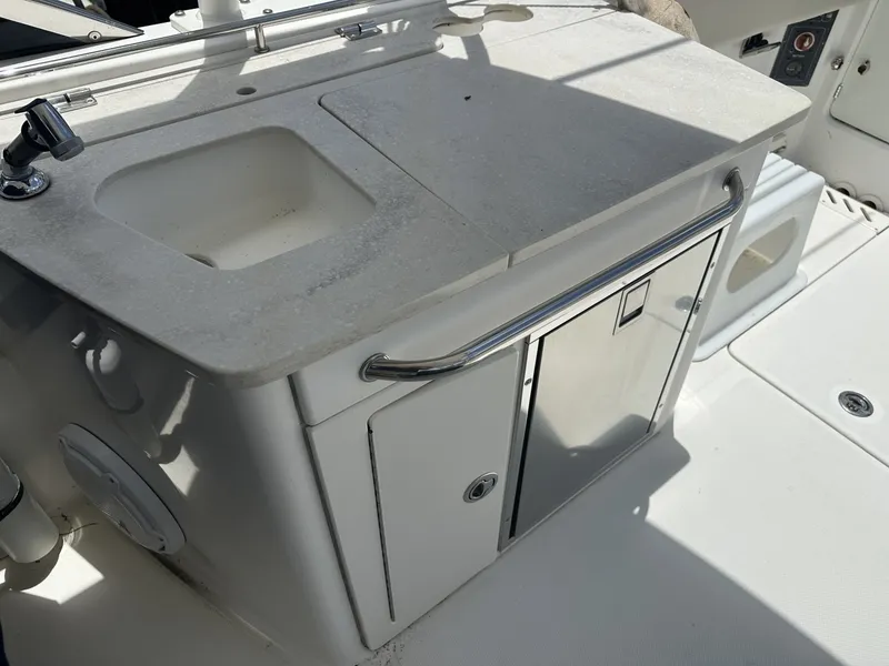 Slide: The Image of Boston Whaler 27 2015 - 7140556