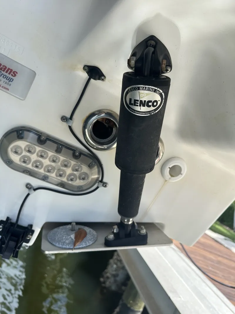 Slide: The Image of Boston Whaler 27 2015 - 7140563