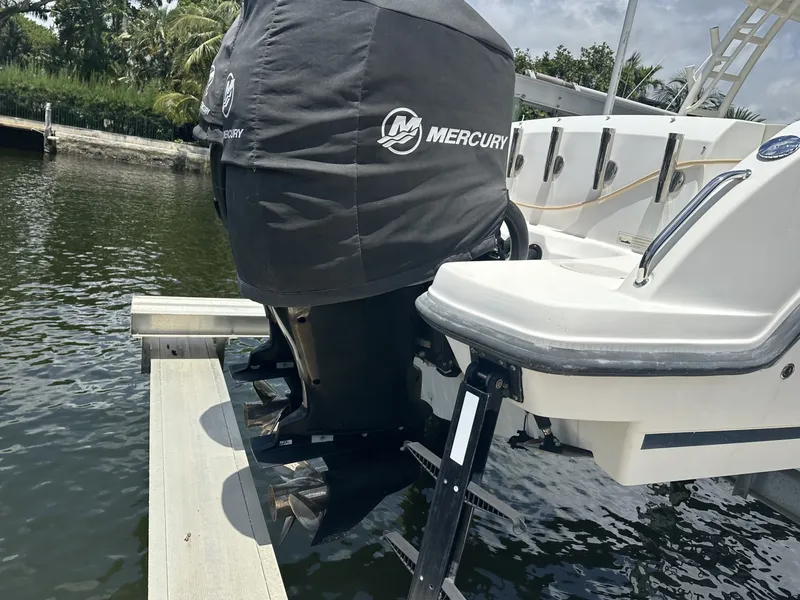 Slide: The Image of Boston Whaler 27 2015 - 7140538