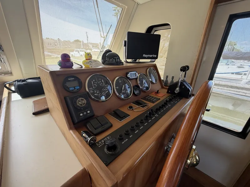 Slide: The Image of Mainship 34 Trawler 2006 - 7141011