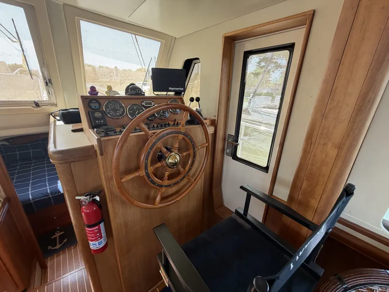 Slide: The Image of Mainship 34 Trawler 2006 - 7141009