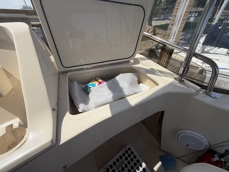 Slide: The Image of Mainship 34 Trawler 2006 - 7140964